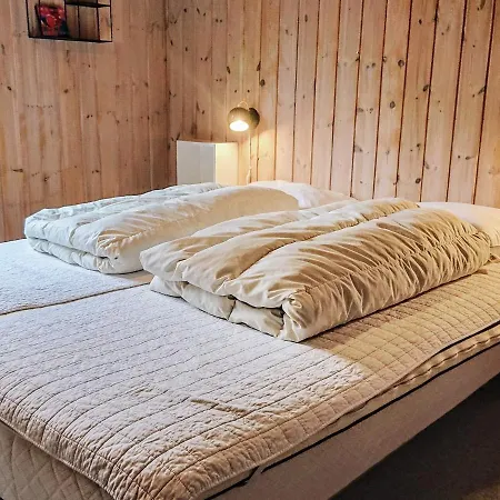 6 Person Holiday In *