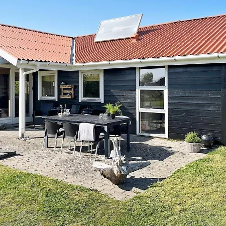 6 Person Holiday In